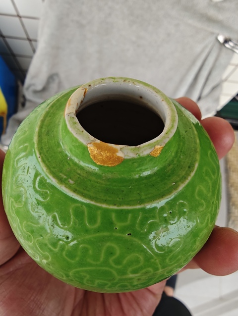 古玩陶瓷扎道綠地粉彩花卉紋罐真品鑒賞圖