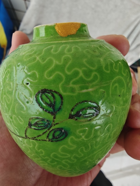 古玩陶瓷扎道綠地粉彩花卉紋罐真品鑒賞圖