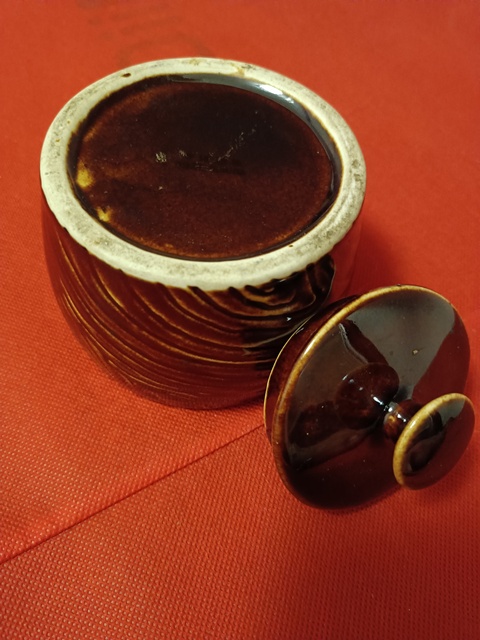 古玩陶瓷褐釉蓋罐真品鑒賞圖