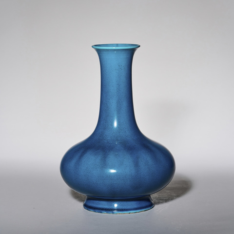 古玩陶瓷清中期 孔雀藍(lán)釉荸薺瓶拍賣,當(dāng)前價(jià)格169000元