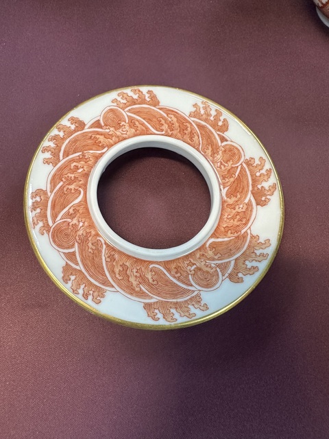 古玩陶瓷清晚期 礬紅龍紋蓋碗真品鑒賞圖