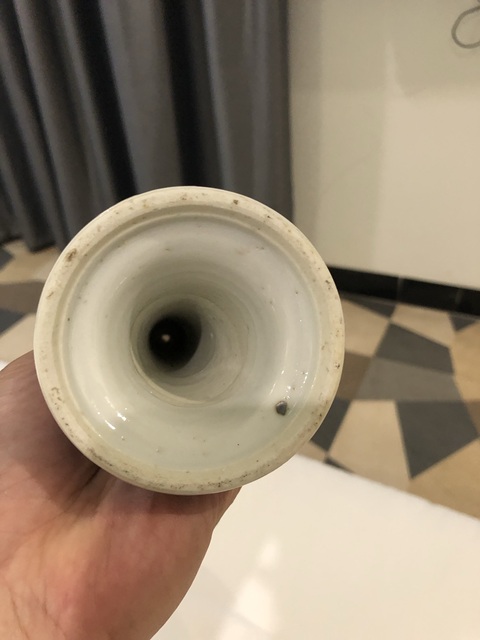 古玩陶瓷清晚期青花山水人物紋燭臺真品鑒賞圖