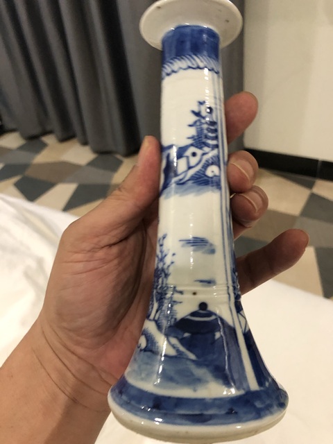古玩陶瓷清晚期青花山水人物紋燭臺真品鑒賞圖