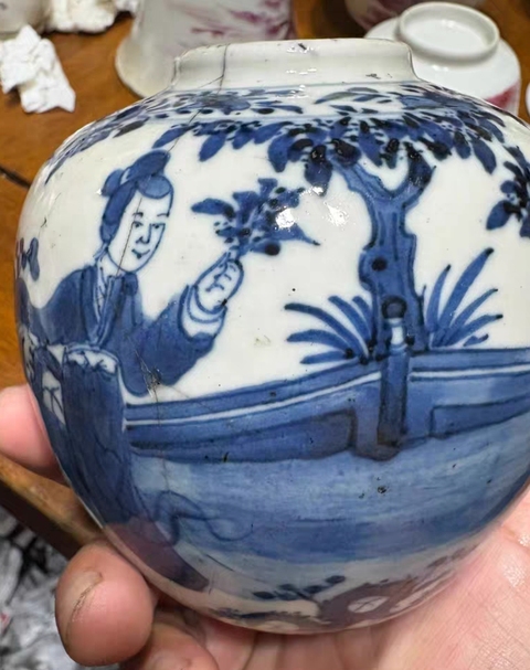 古玩陶瓷人物紋青花罐真品鑒賞圖