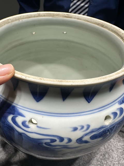 古玩陶瓷人物紋青花四系粥罐真品鑒賞圖