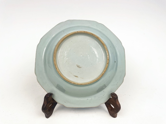 古玩陶瓷清中早期·青花山水樓閣紋折沿八方盤拍賣,當前價格198元