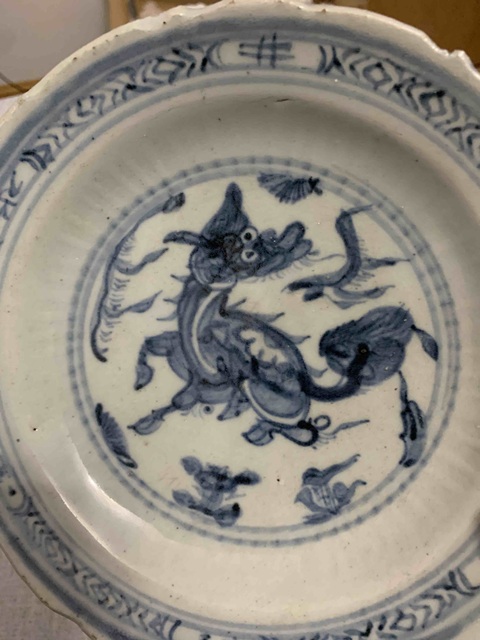 古玩陶瓷青花麒麟望月盤真品鑒賞圖