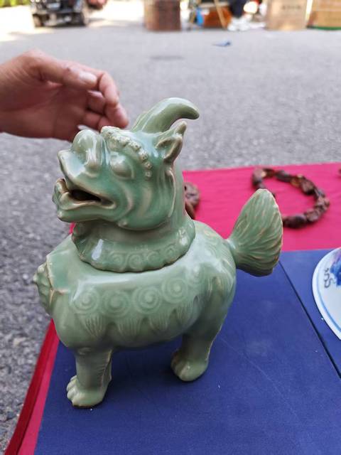 古玩陶瓷青釉香薰真品鑒賞圖