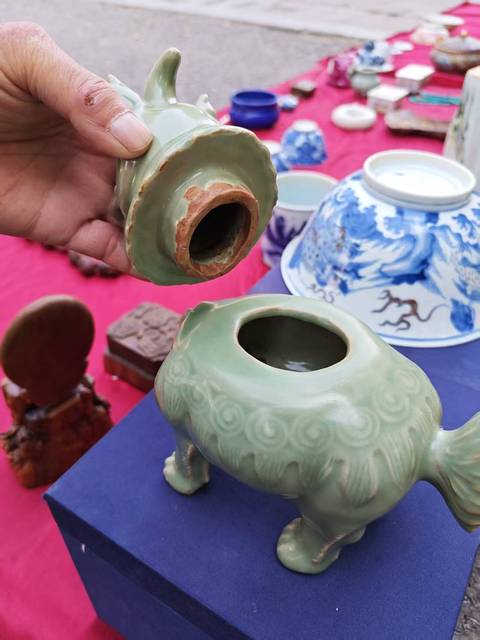 古玩陶瓷青釉香薰真品鑒賞圖