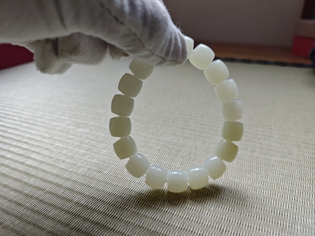 古玩玉器和田玉老型珠手鏈拍賣，當前價格9000元