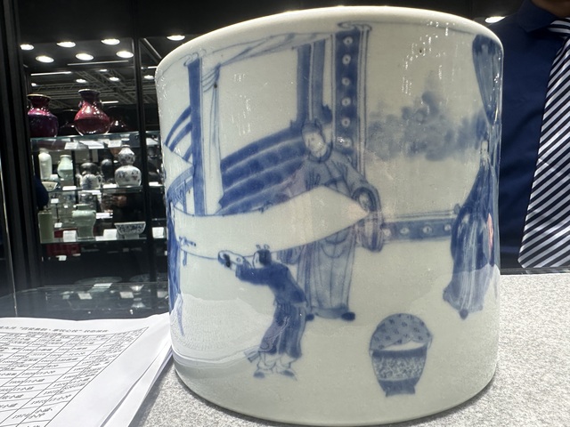 古玩陶瓷青花人物故事紋筆筒真品鑒賞圖