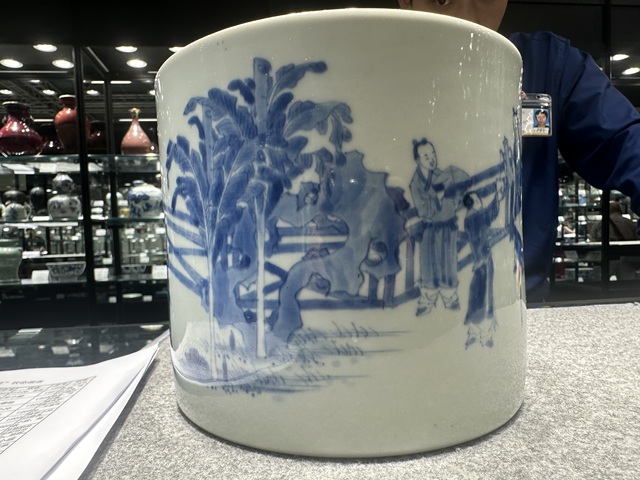古玩陶瓷青花人物故事紋筆筒真品鑒賞圖