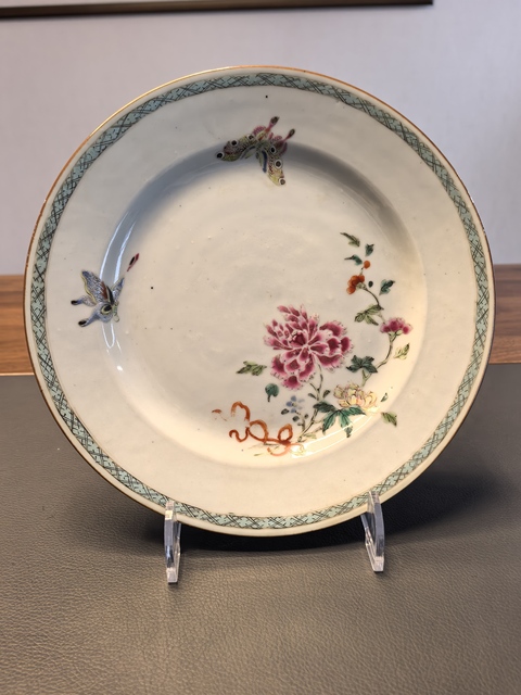 古玩陶瓷粉彩蝶戀花折沿盤真品鑒賞圖