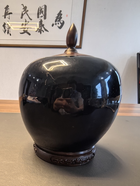 古玩陶瓷晚清茄皮紫釉蓋罐真品鑒賞圖