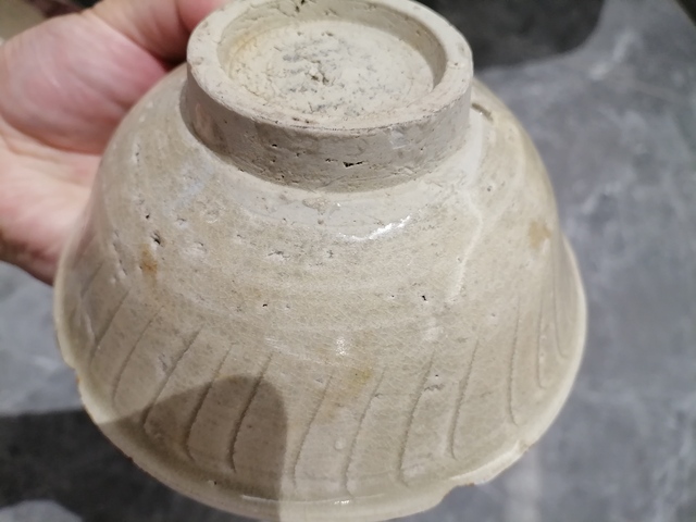 古玩陶瓷青白釉刻花葵口碗真品鑒賞圖