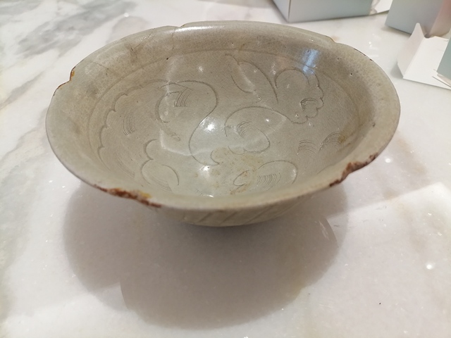 古玩陶瓷青白釉刻花葵口碗真品鑒賞圖