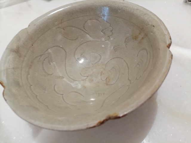 古玩陶瓷青白釉刻花葵口碗真品鑒賞圖
