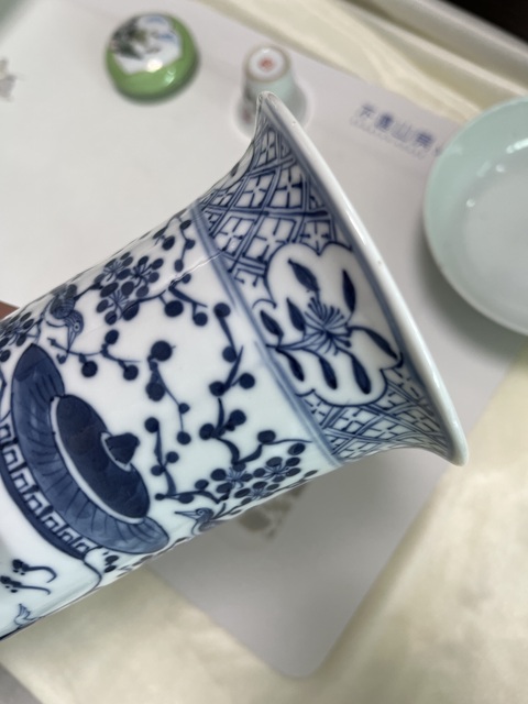 古玩陶瓷青花童子抱瓶圖箭筒真品鑒賞圖