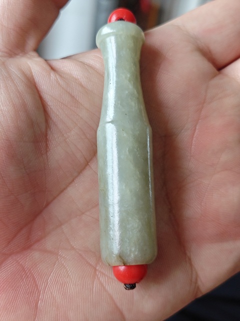 古玩玉器和田玉雕“素紋煙嘴”真品鑒賞圖