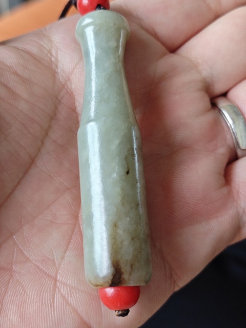 古玩玉器和田玉雕“素紋煙嘴”真品鑒賞圖