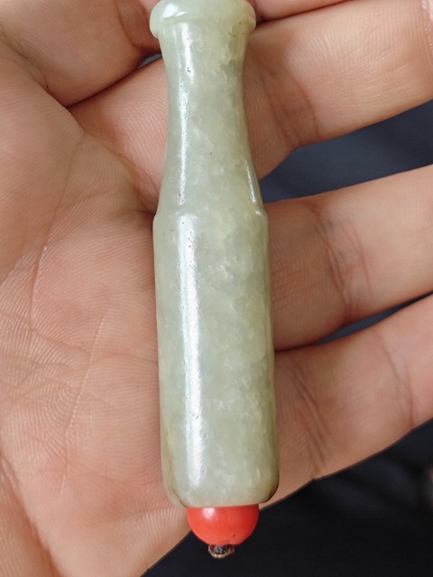 古玩玉器和田玉雕“素紋煙嘴”真品鑒賞圖