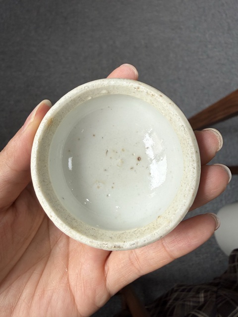 古玩陶瓷青花留白梅紋蓋罐真品鑒賞圖