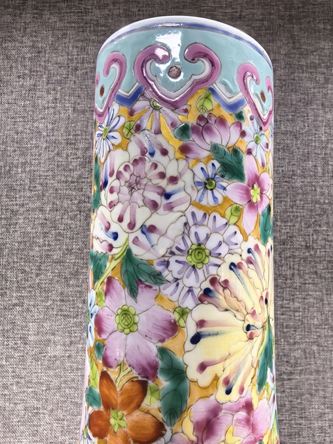 古玩陶瓷百花不落地粉彩天球瓶真品鑒賞圖