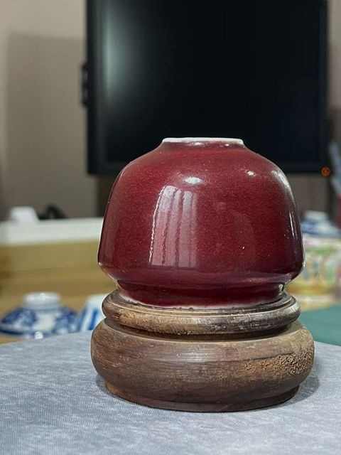 古玩陶瓷霽紅釉水盂真品鑒賞圖