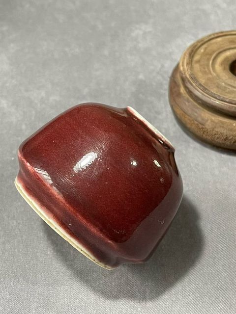 古玩陶瓷霽紅釉水盂真品鑒賞圖