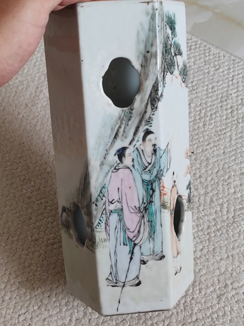 古玩陶瓷淺降人物帽筒真品鑒賞圖