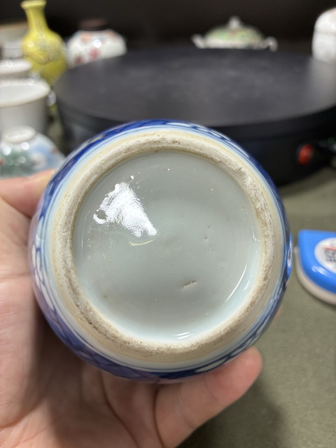 古玩陶瓷青花留白冰梅紋罐真品鑒賞圖