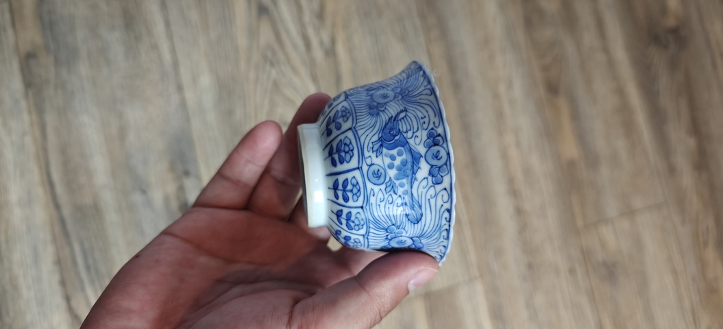 古玩陶瓷魚藻紋青花杯真品鑒賞圖