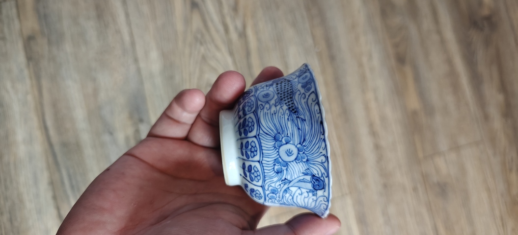 古玩陶瓷魚藻紋青花杯真品鑒賞圖