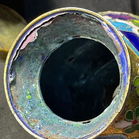 古玩陶瓷花卉紋瓶真品鑒賞圖