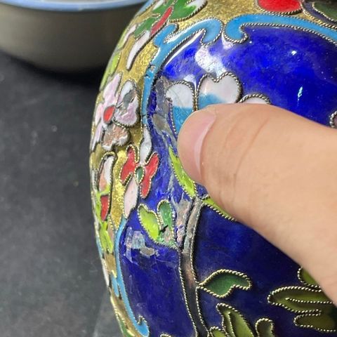 古玩陶瓷花卉紋瓶真品鑒賞圖