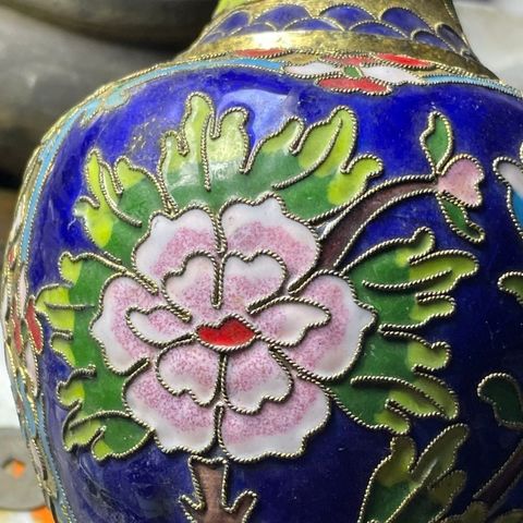 古玩陶瓷花卉紋瓶真品鑒賞圖