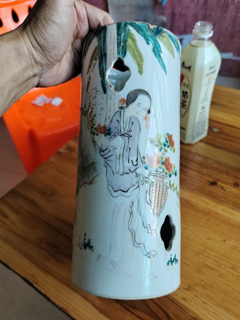 古玩陶瓷清光緒 淺絳彩人物紋帽筒真品鑒賞圖