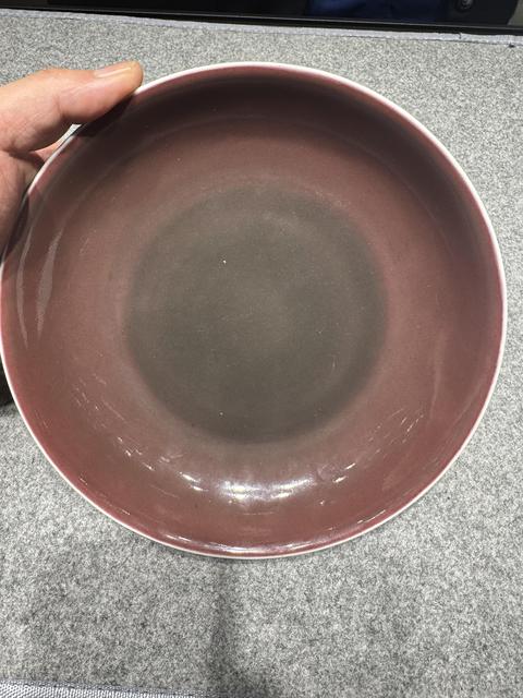 古玩陶瓷霽紅釉盤真品鑒賞圖