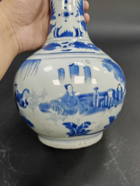 古玩陶瓷青花人物故事紋蒜頭瓶真品鑒賞圖