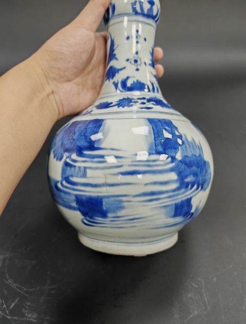 古玩陶瓷青花人物故事紋蒜頭瓶真品鑒賞圖