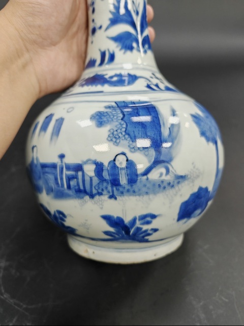 古玩陶瓷青花人物故事紋蒜頭瓶真品鑒賞圖