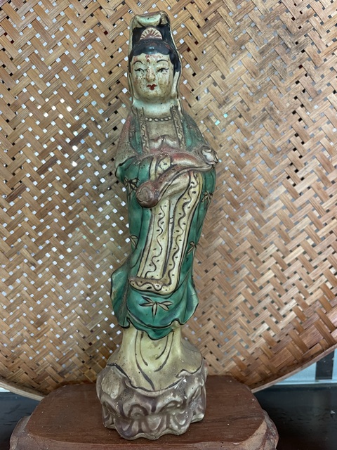 古玩陶瓷觀音塑像真品鑒賞圖