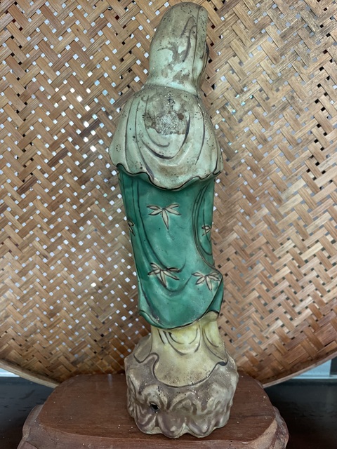 古玩陶瓷觀音塑像真品鑒賞圖