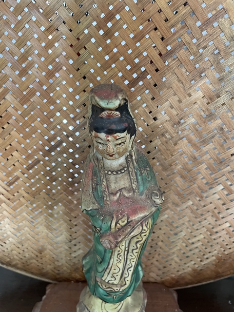 古玩陶瓷觀音塑像真品鑒賞圖