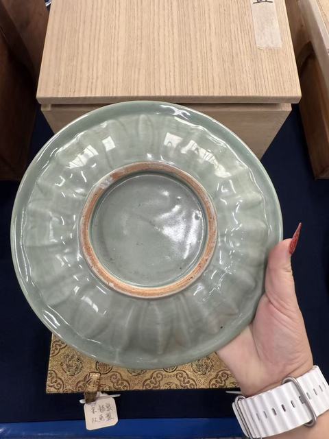 古玩陶瓷龍泉青瓷雙魚盤真品鑒賞圖