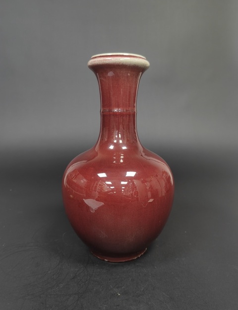 古玩陶瓷紅釉蒜頭瓶真品鑒賞圖