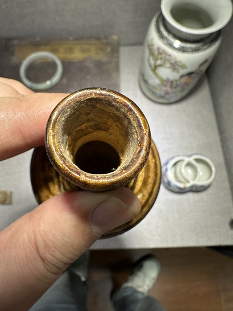 古玩陶瓷褐釉直頸瓶真品鑒賞圖