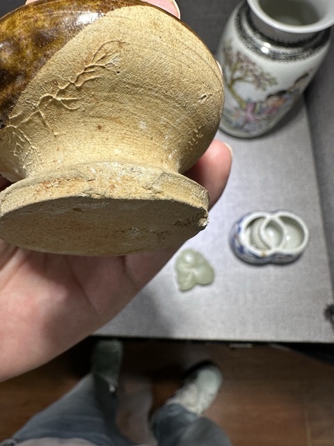 古玩陶瓷褐釉直頸瓶真品鑒賞圖