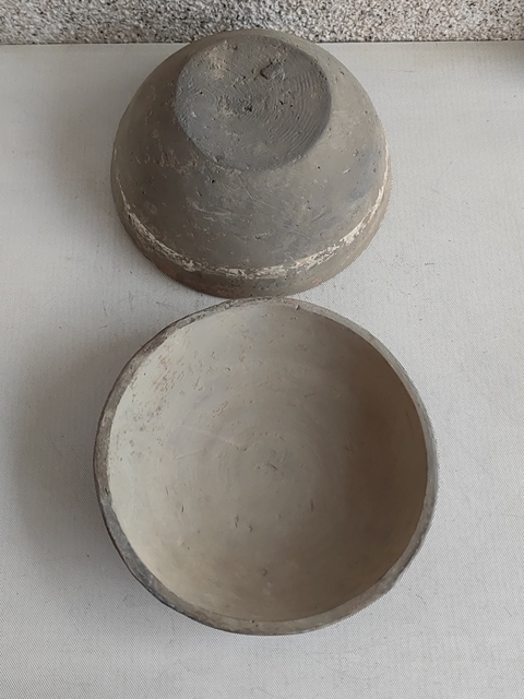 古玩陶瓷灰陶彩繪蓋盒拍賣,當前價格550元
