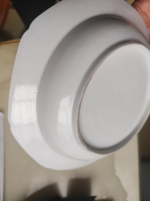 古玩陶瓷樓臺亭閣山水紋青花盤真品鑒賞圖